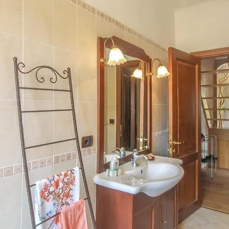 Lovely In With Kitchen *